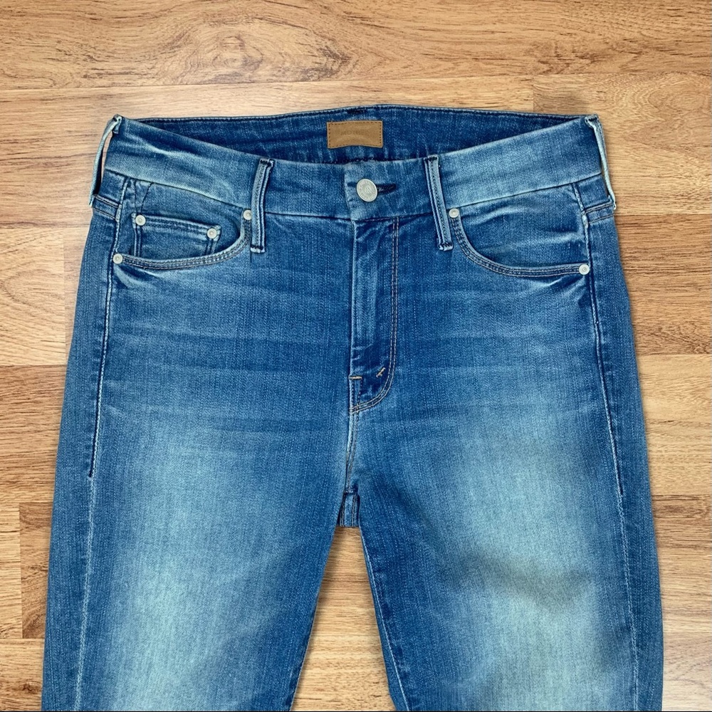 MOTHER The Looker Ankle Fray Jeans in Bird of Paradise Wash - Picture 3 of 13